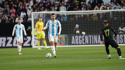 altText(La Selección Argentina enfrenta a Croacia: formaciones y cómo verlo)}