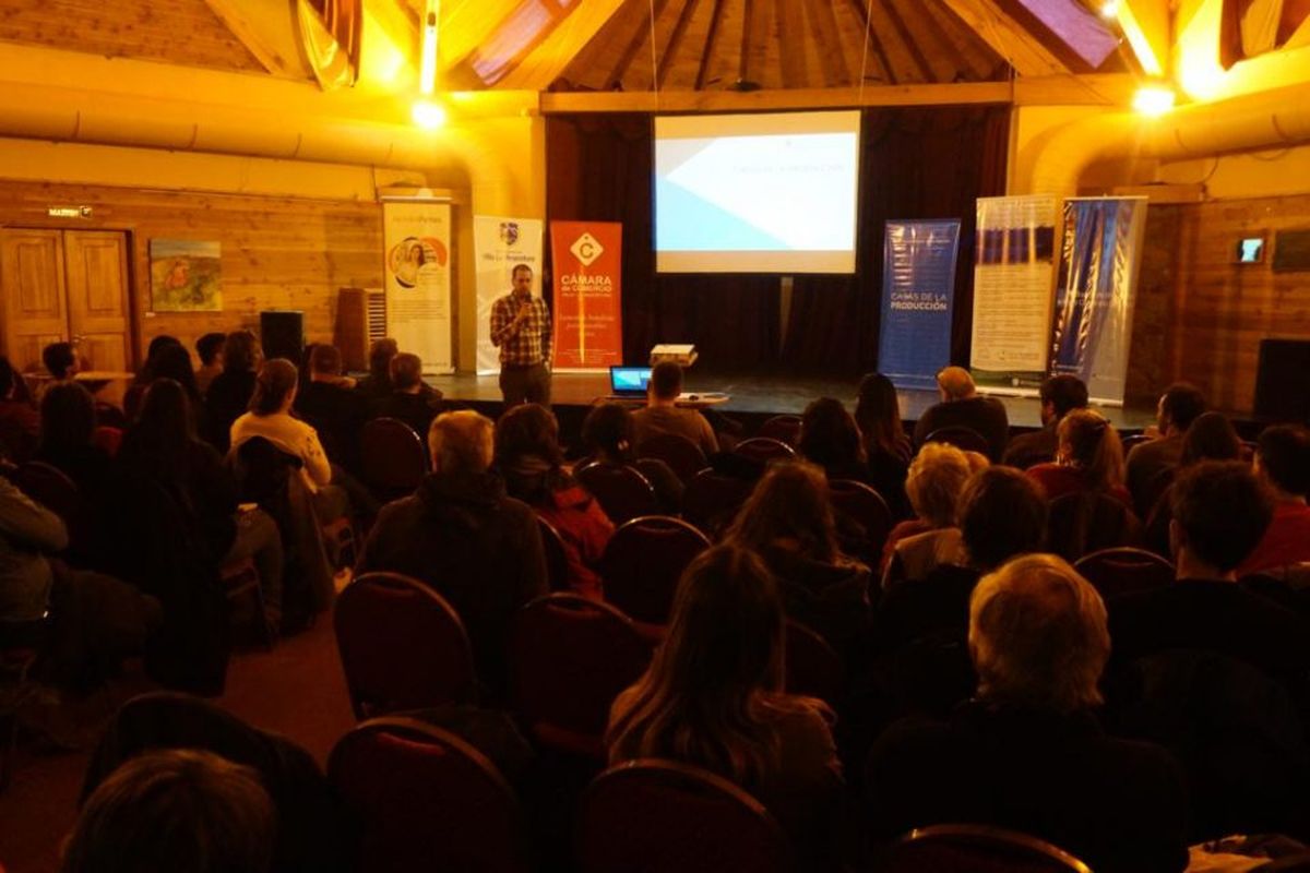 Más de 70 Emprendedores y comerciantes participaron de la Jornada de Asistencia Pyme
