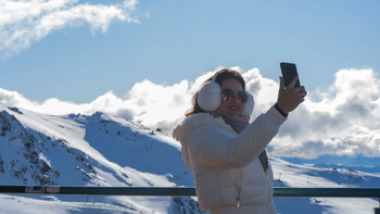 Llegó la nieve a Bariloche y se prepara para las vacaciones de invierno