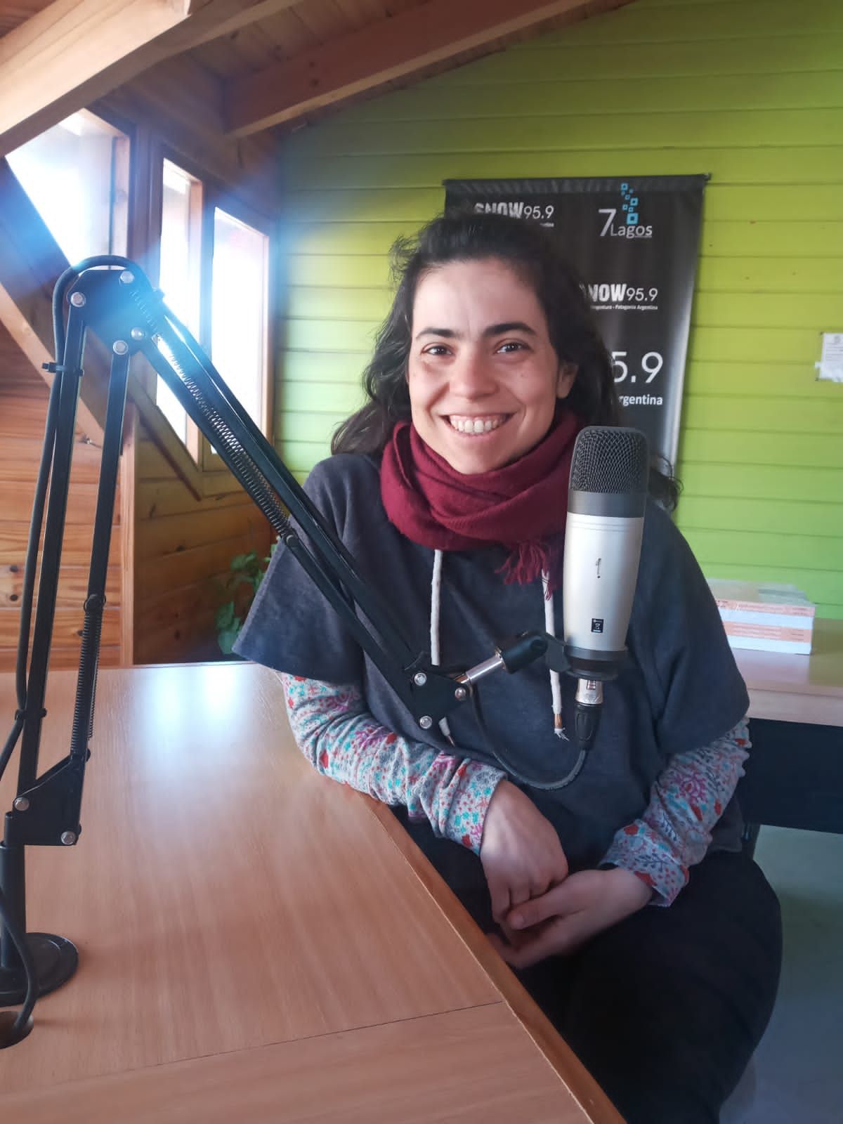 Malena Pranda, pasó por Snow Radio para dialogar sobre la iniciativa de la Biblioteca Popular Osvaldo Bayer de Villa La Angostura.