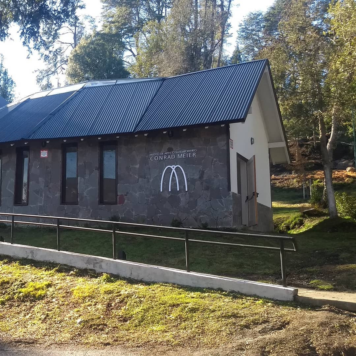Villa La Angostura: foro de Arte patagónico en el MAC
