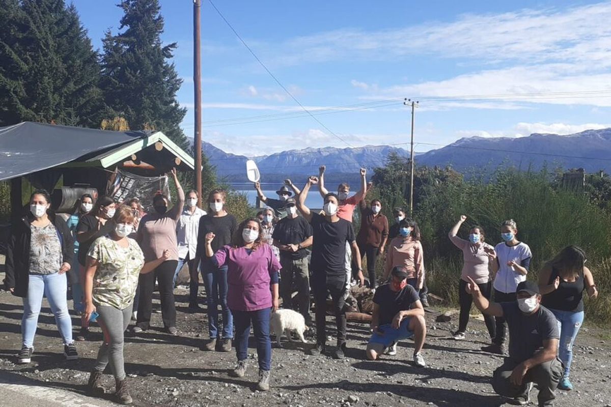 El corte de ruta se trasladó a la altura del Puente Correntoso