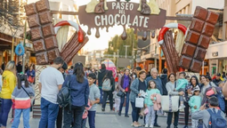 altText(Semana Santa en Bariloche: se viene una nueva Fiesta del Chocolate)}