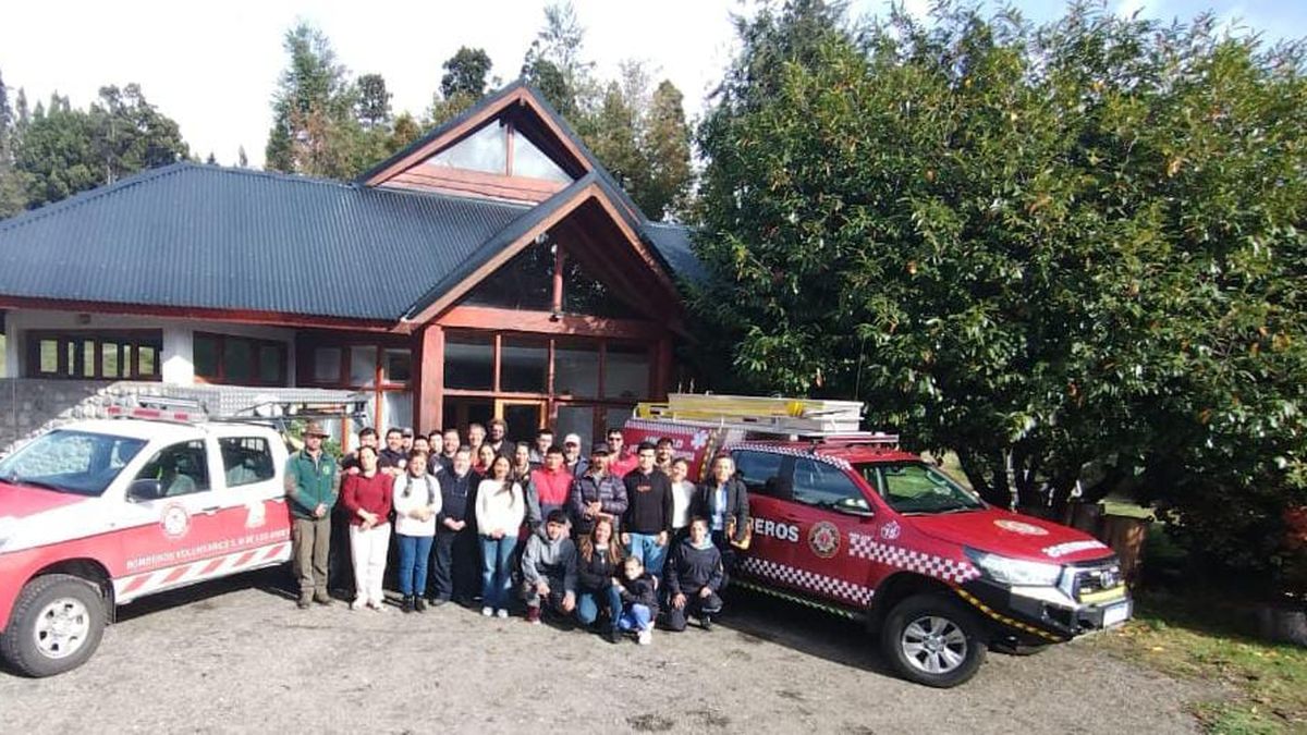 Comienza a formarse el cuartel de bomberos voluntarios de Villa Traful thumbnail
