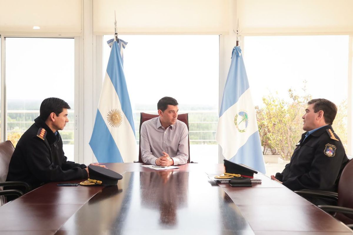 Koopmann recibió a trabajadores policiales.