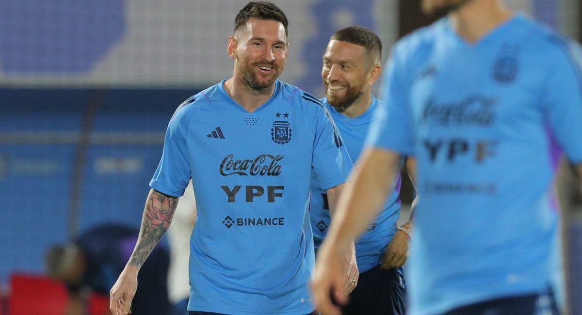 Argentina entrenando en Qatar 2022.