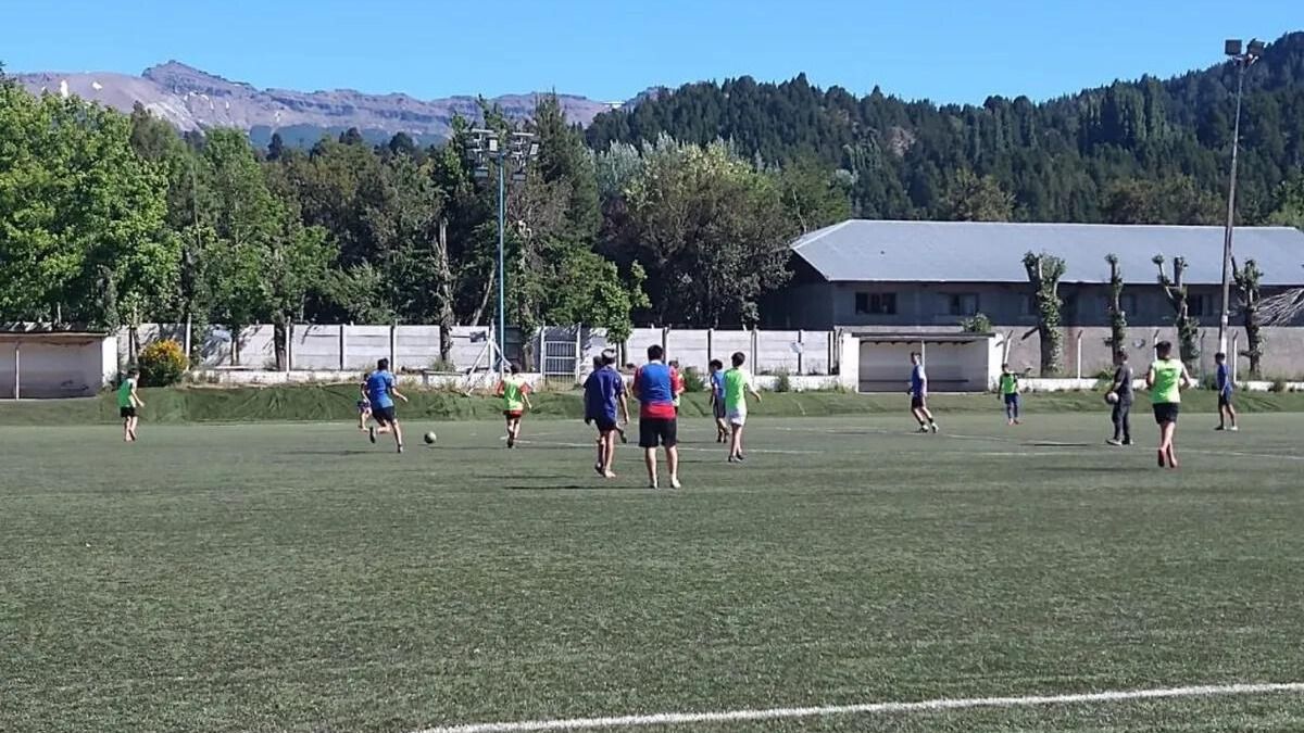 San Martín de los Andes: taller de fútbol noche
