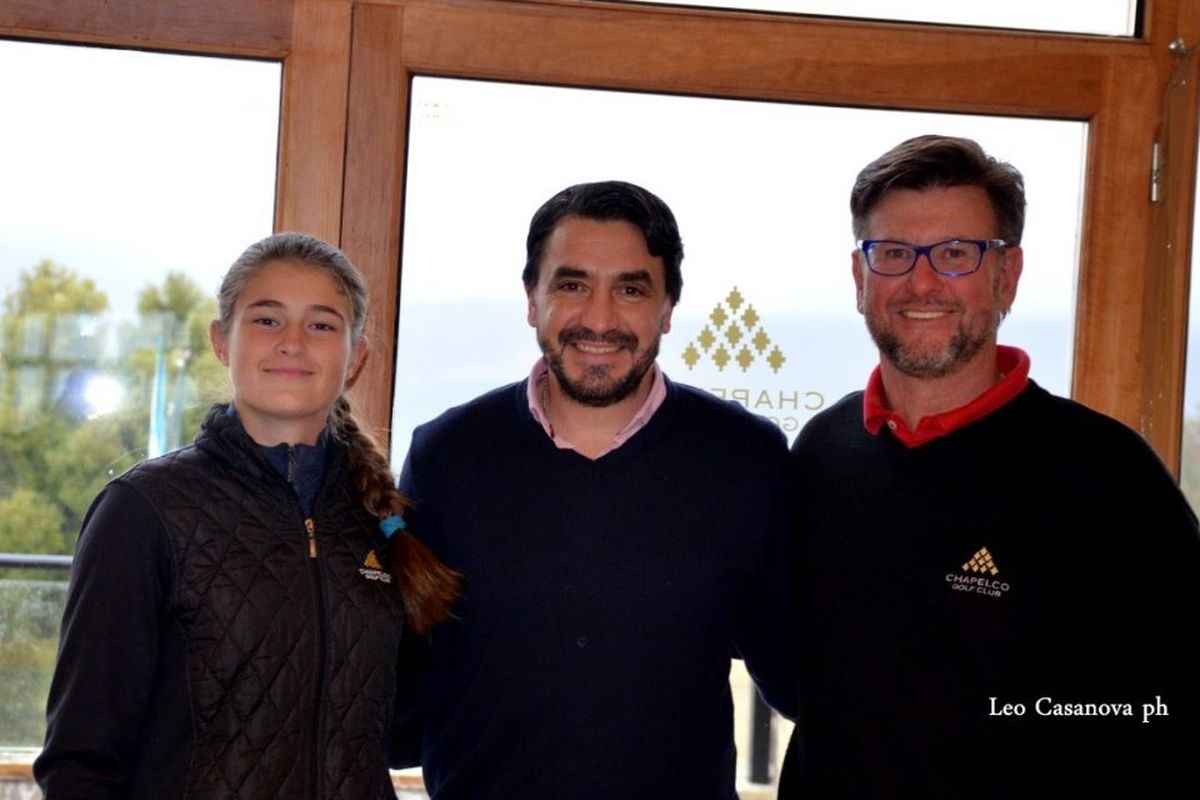 Saloniti visitó a la joven golfista María Cabanillas en su lugar de entrenamiento y destacó su trabajo y logros