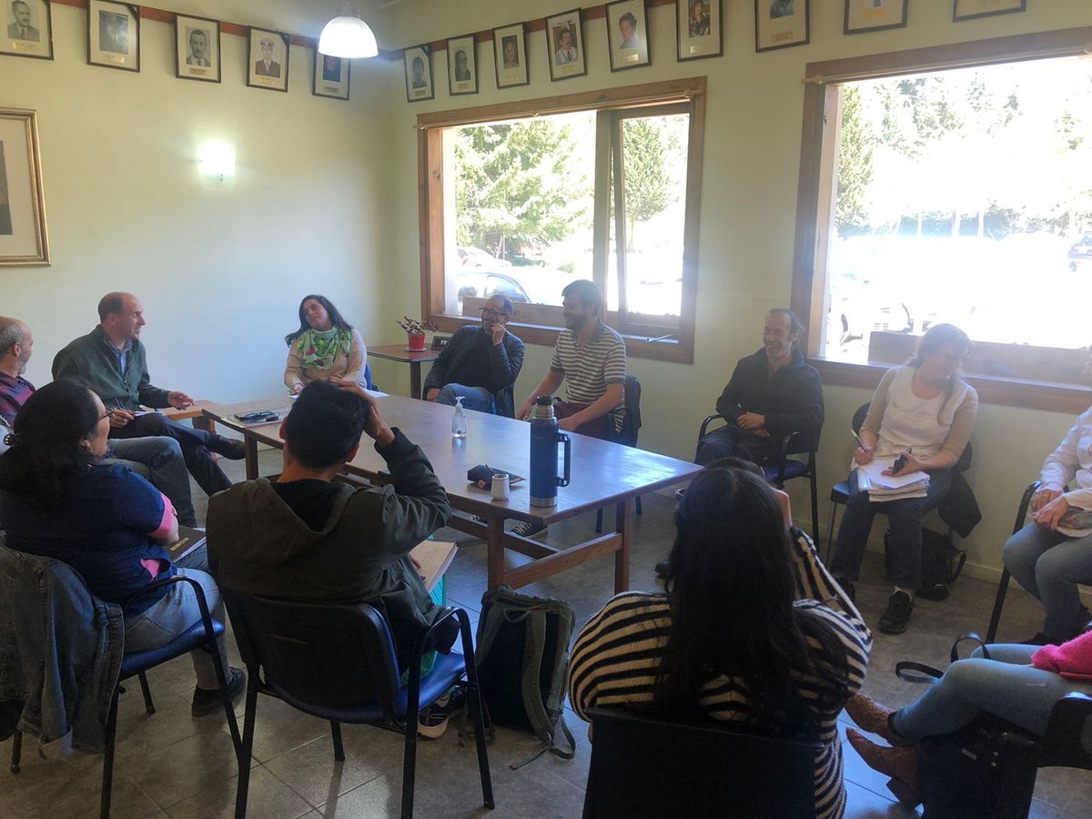 Reunión por la prevención y abordaje de consumo en Angostura.