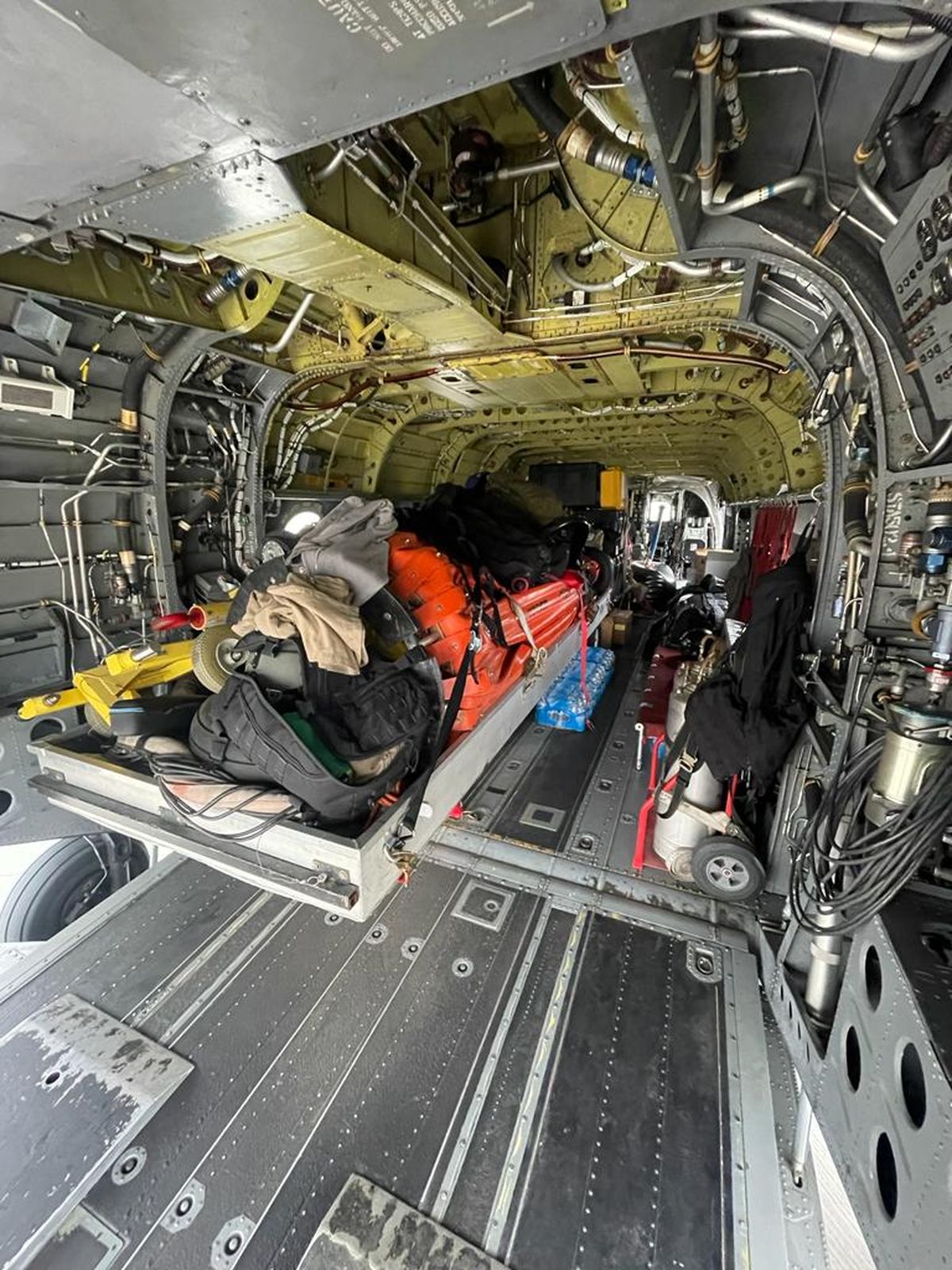 La aeronave que sumará Bariloche para combatir incendios forestales por dentro.