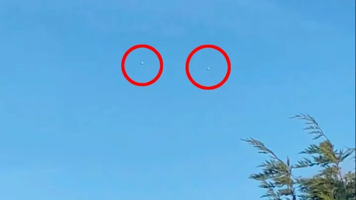 Filmó dos OVNIs desde su balcón y es viral en redes sociales thumbnail