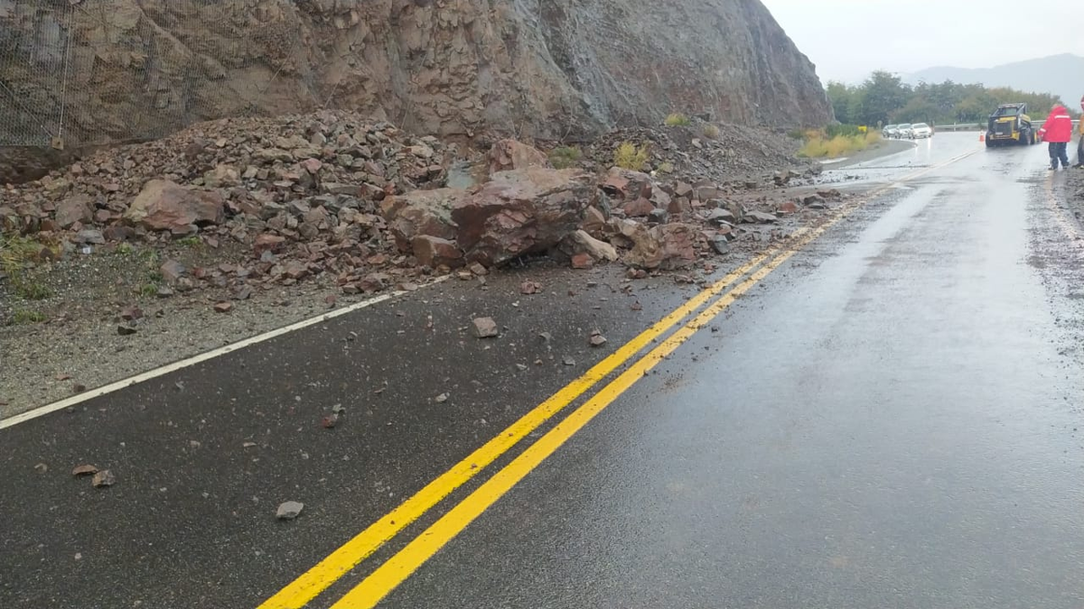 Derrumbe en la Ruta 40 entre Bariloche y Villa La Angostura