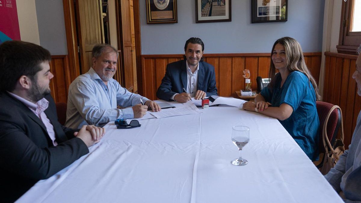 San Martín firmó el convenio para dictar la carrera de Enfermería en la ciudad.