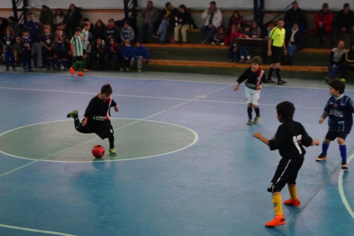 Villa La Angostura: torneo amistoso de fútbol infantil
