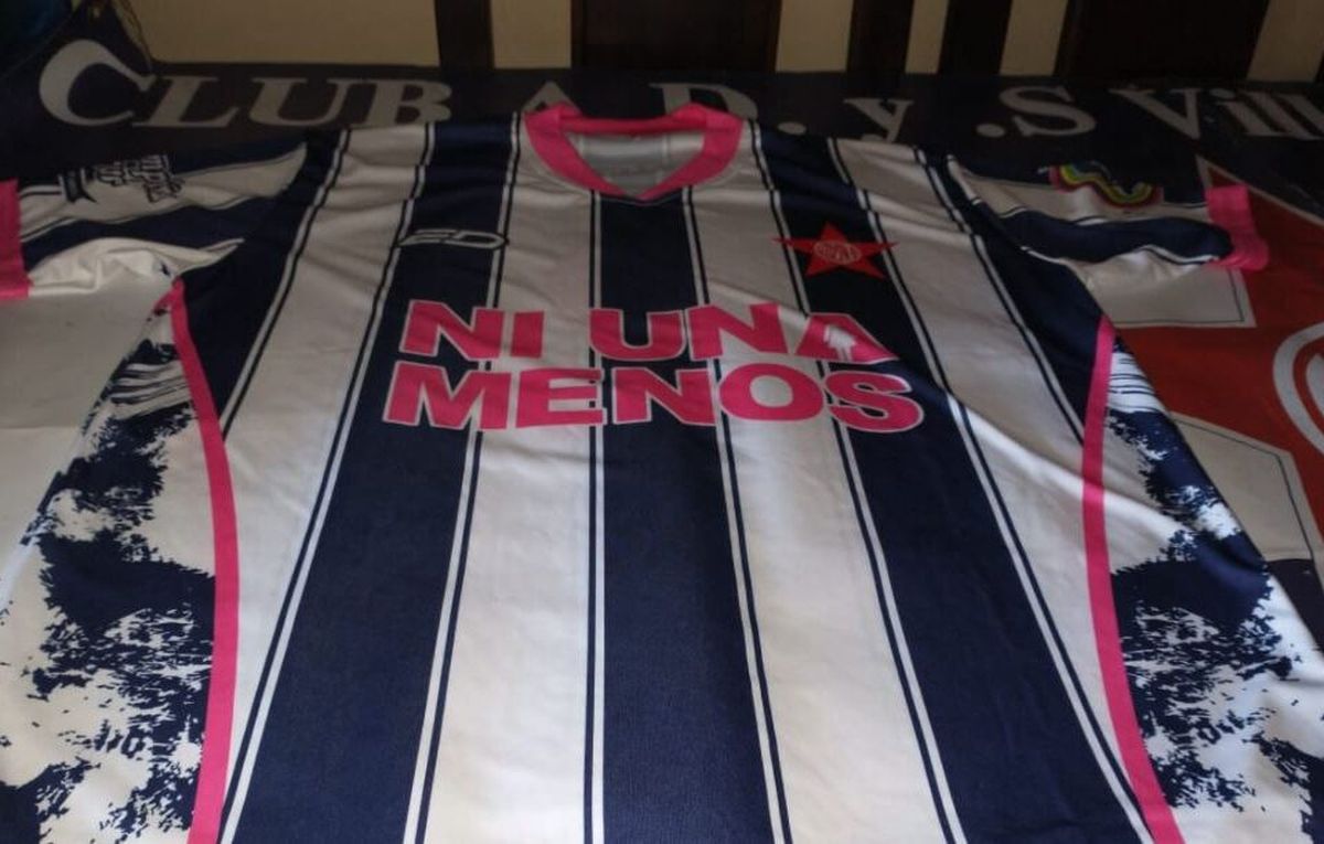Visibilizar la violencia: Futbolistas angosturenses estrenaron camiseta con la insignia “Ni Una Menos”