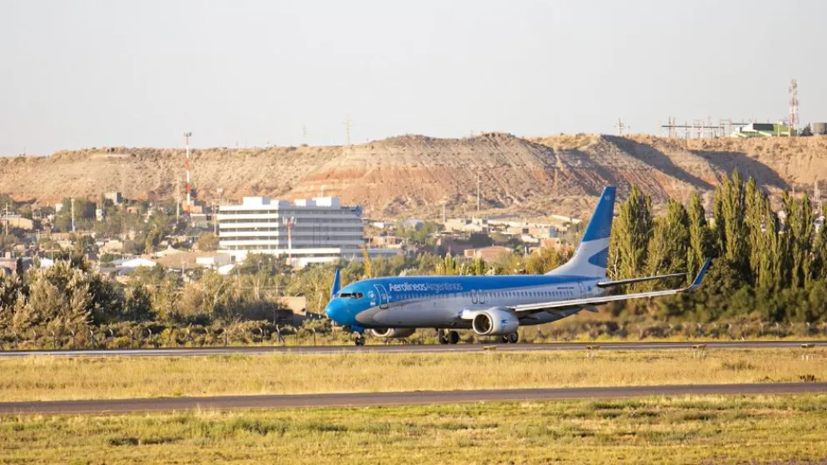 Los aeropuertos de Neuquén y Chapelco registraron un fuerte crecimiento en abril