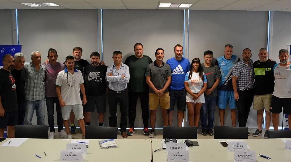 Río Negro: gran respaldo de clubes a gobernadores de la región patagónica tras el cruce con Milei